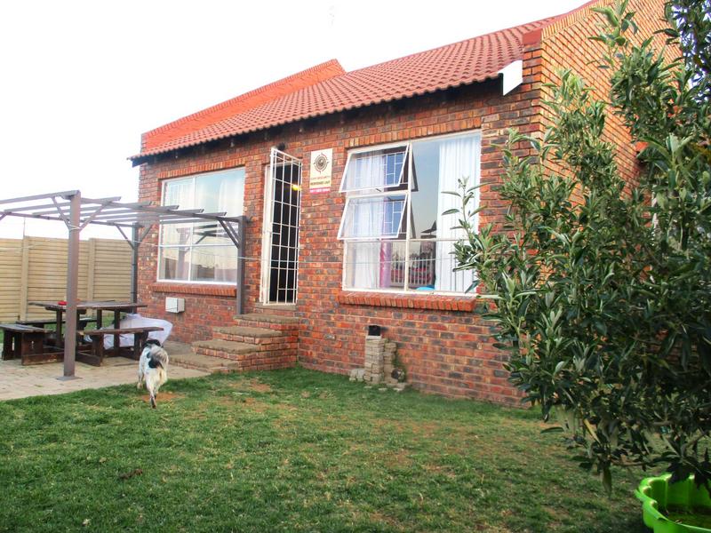 3 Bedroom Property for Sale in Langenhovenpark Free State